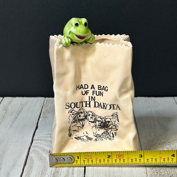 Vintage Souvenir I Had a Bag of Fun in South Dakota Frog Pencil Holder JAPAN - Picture 5 of 7